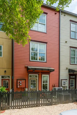 $3,800 | 728 South Shelmore Boulevard, Unit 201, Mount Pleasant, SC 29464