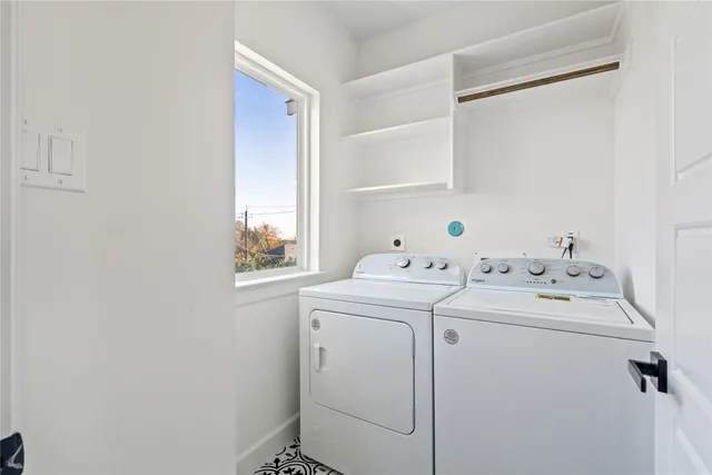 $2,390 | 3601 Rebecca Street, Unit B, Houston, TX 77021