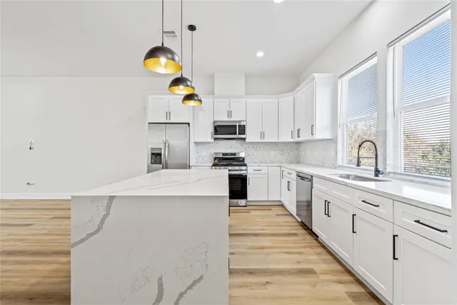 $2,390 | 3601 Rebecca Street, Unit B, Houston, TX 77021