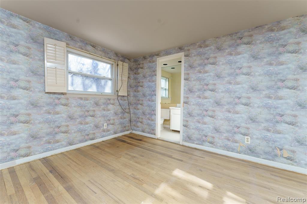 24095 Farmington Road Farmington, MI 48336 - Photo 26 of 35 Gallery Image 26