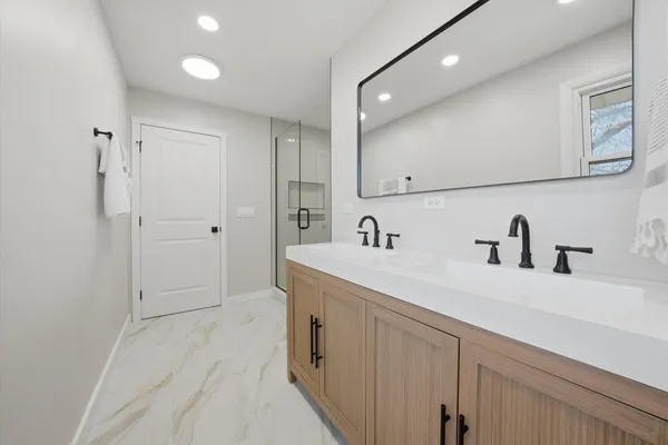 $649,900 | 6S656 Avon Court, Naperville, IL 60540