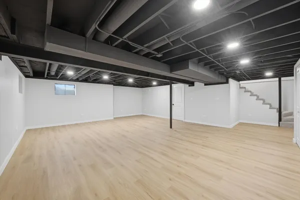 $649,900 | 6S656 Avon Court, Naperville, IL 60540