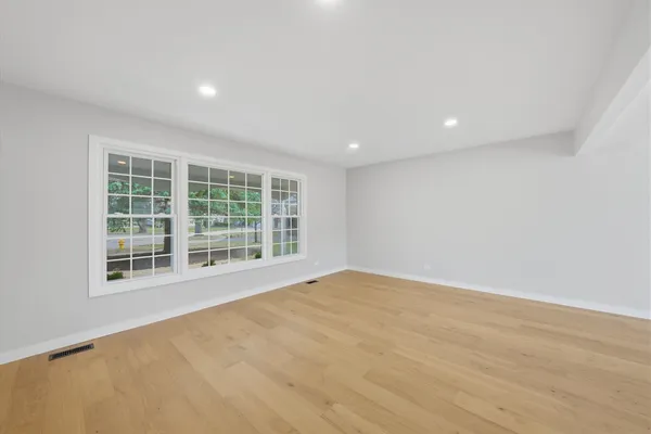 $649,900 | 6S656 Avon Court, Naperville, IL 60540