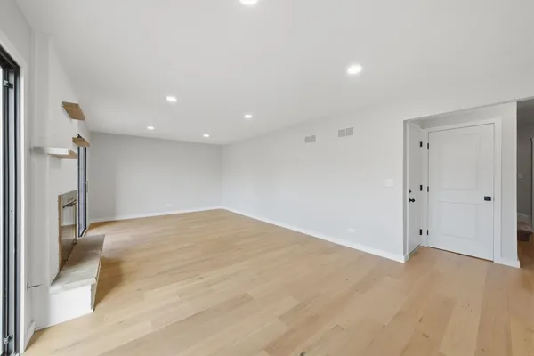 $649,900 | 6S656 Avon Court, Naperville, IL 60540