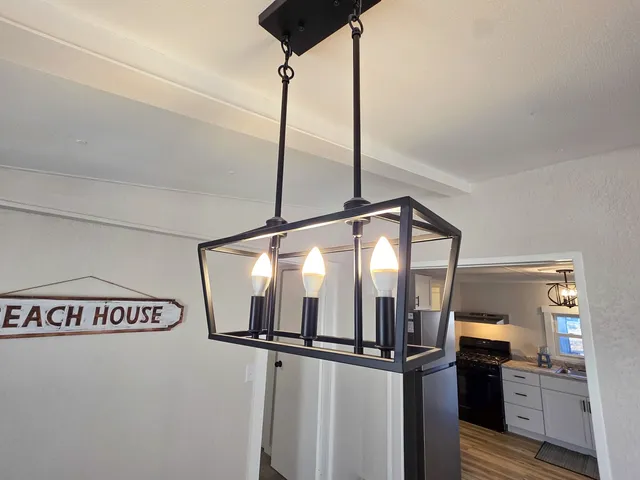 $97,500 | 1060 West 5th Street, Flora, IL 62839