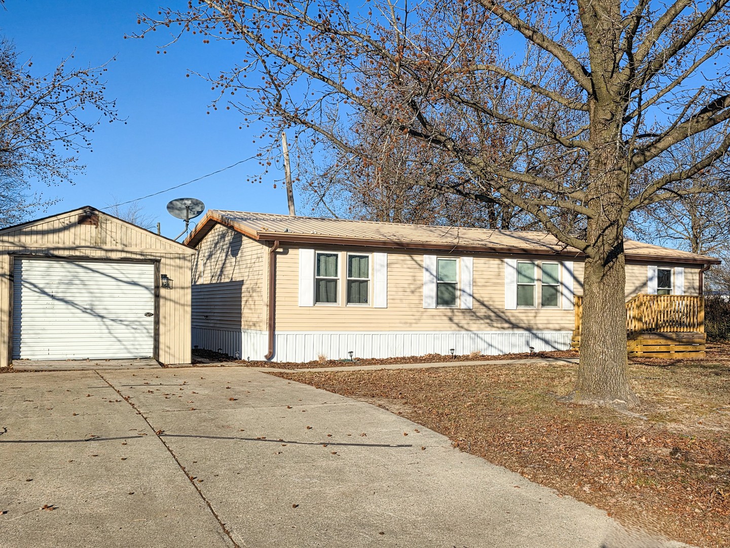 1060 West 5th Street Flora, IL 62839 - Photo 5 of 71