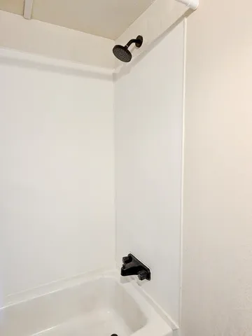 $97,500 | 1060 West 5th Street, Flora, IL 62839