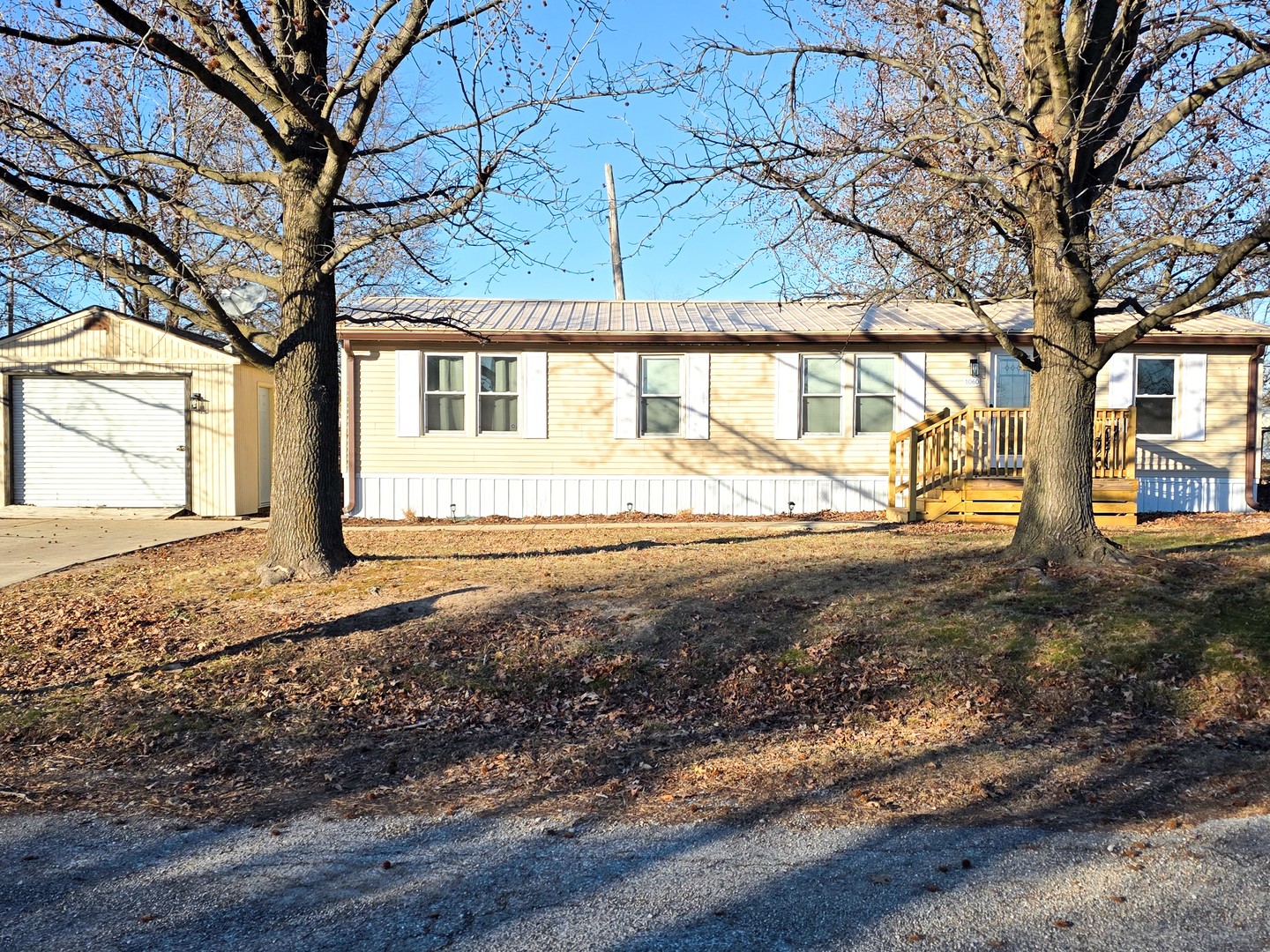 1060 West 5th Street Flora, IL 62839 - Photo 7 of 71