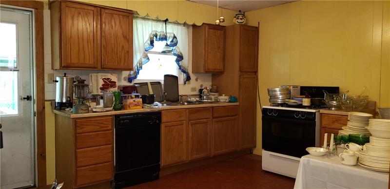 722 Tarrtown Road Adrian, PA 16210 - Photo 4 of 14