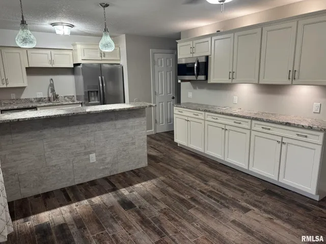 $1,500 | 1728 Taylor Street, Davenport, IA 52804