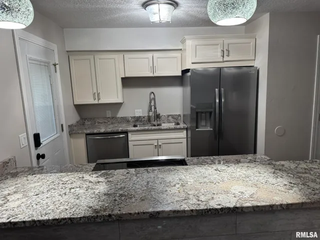 $1,500 | 1728 Taylor Street, Davenport, IA 52804