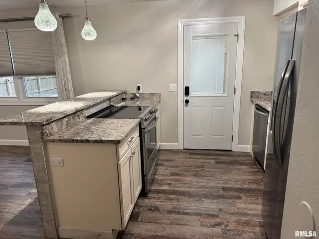 $1,500 | 1728 Taylor Street, Davenport, IA 52804