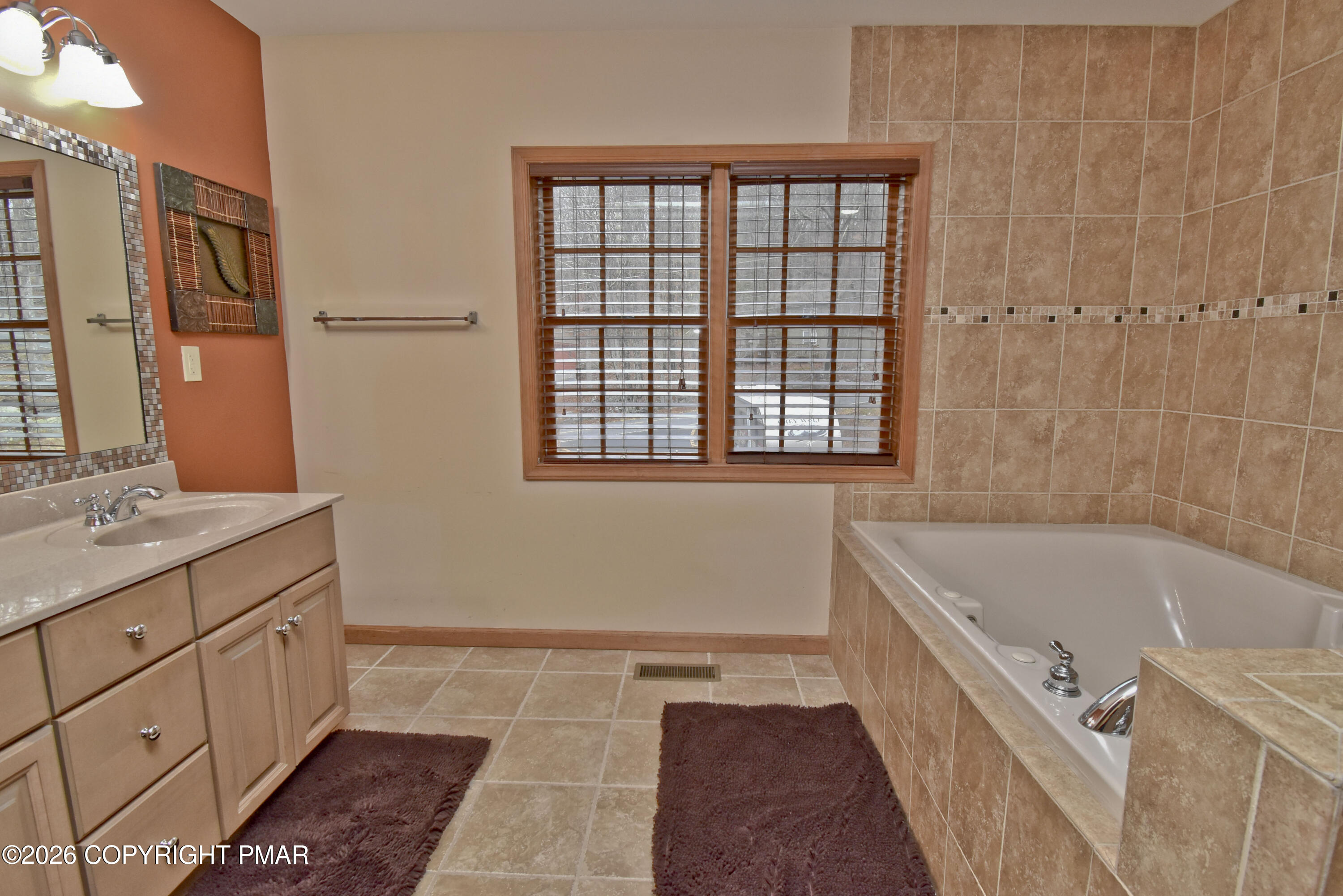 131 Canterbury Road Bushkill, PA 18324 - Photo 29 of 65 9 Primary (4)