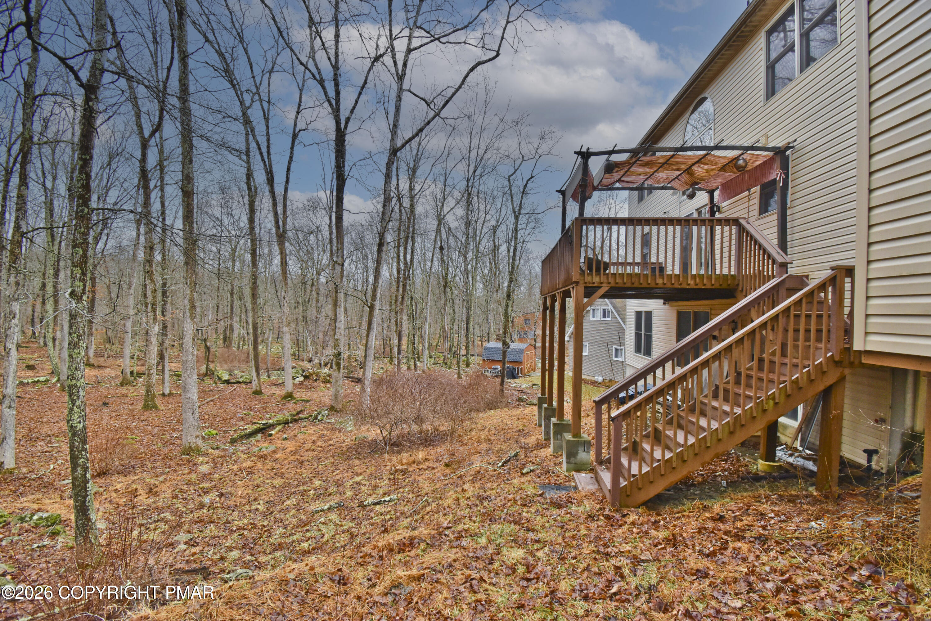 131 Canterbury Road Bushkill, PA 18324 - Photo 48 of 65 17 Deck (1)