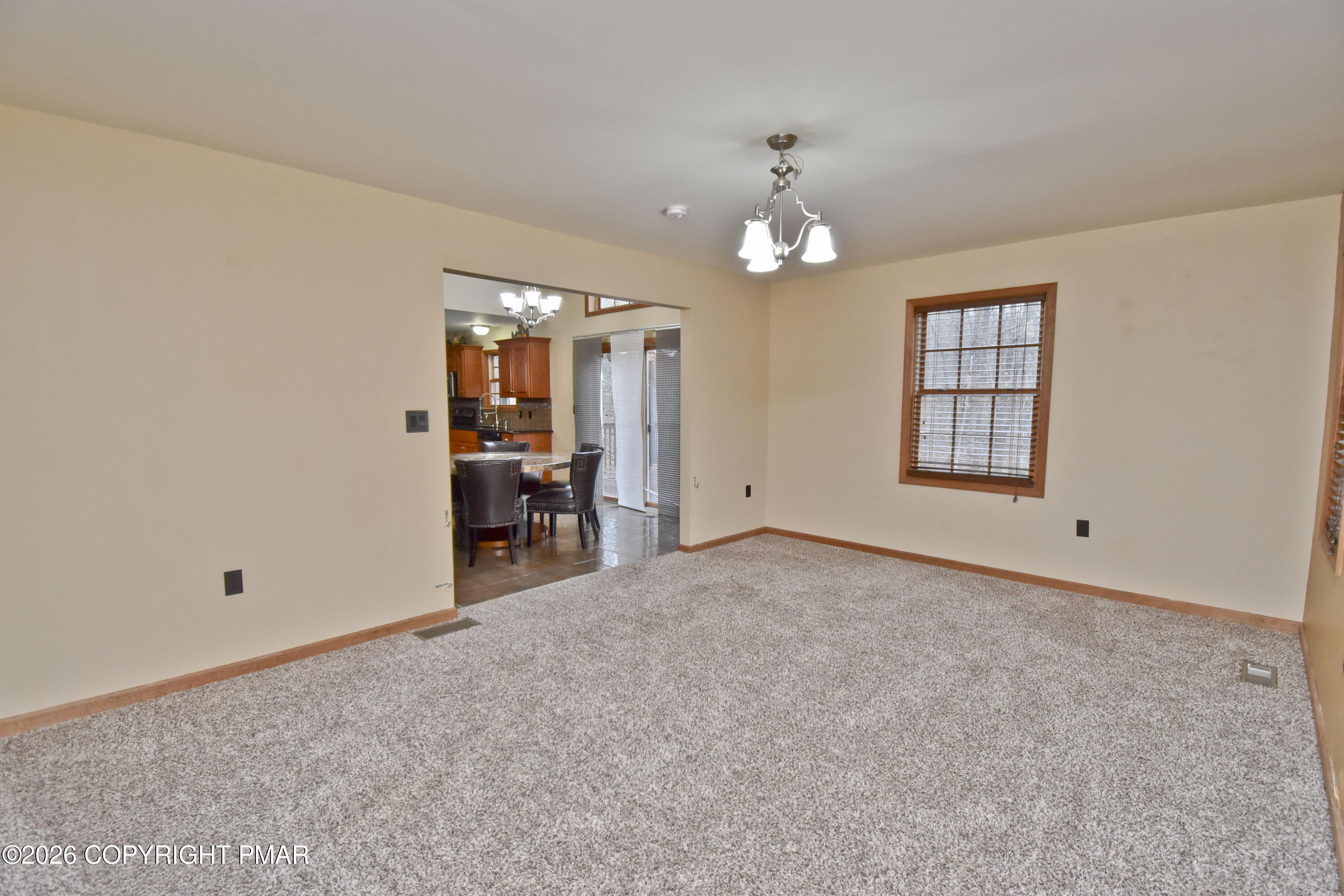 131 Canterbury Road Bushkill, PA 18324 - Photo 9 of 65 4 Dining (1)