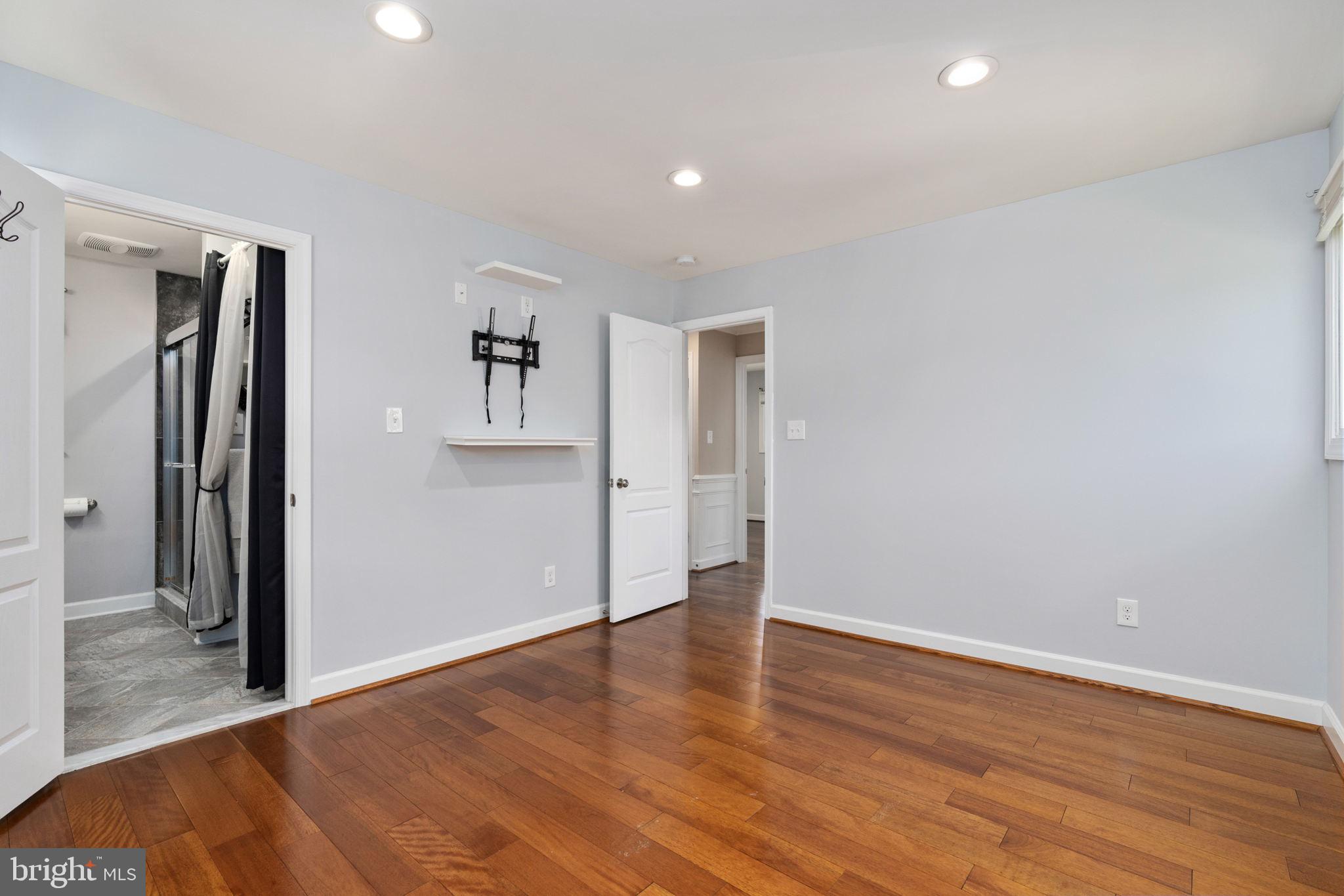 6012 Jennings Lane Springfield, VA 22150 - Photo 32 of 45 2nd Master Bedroom