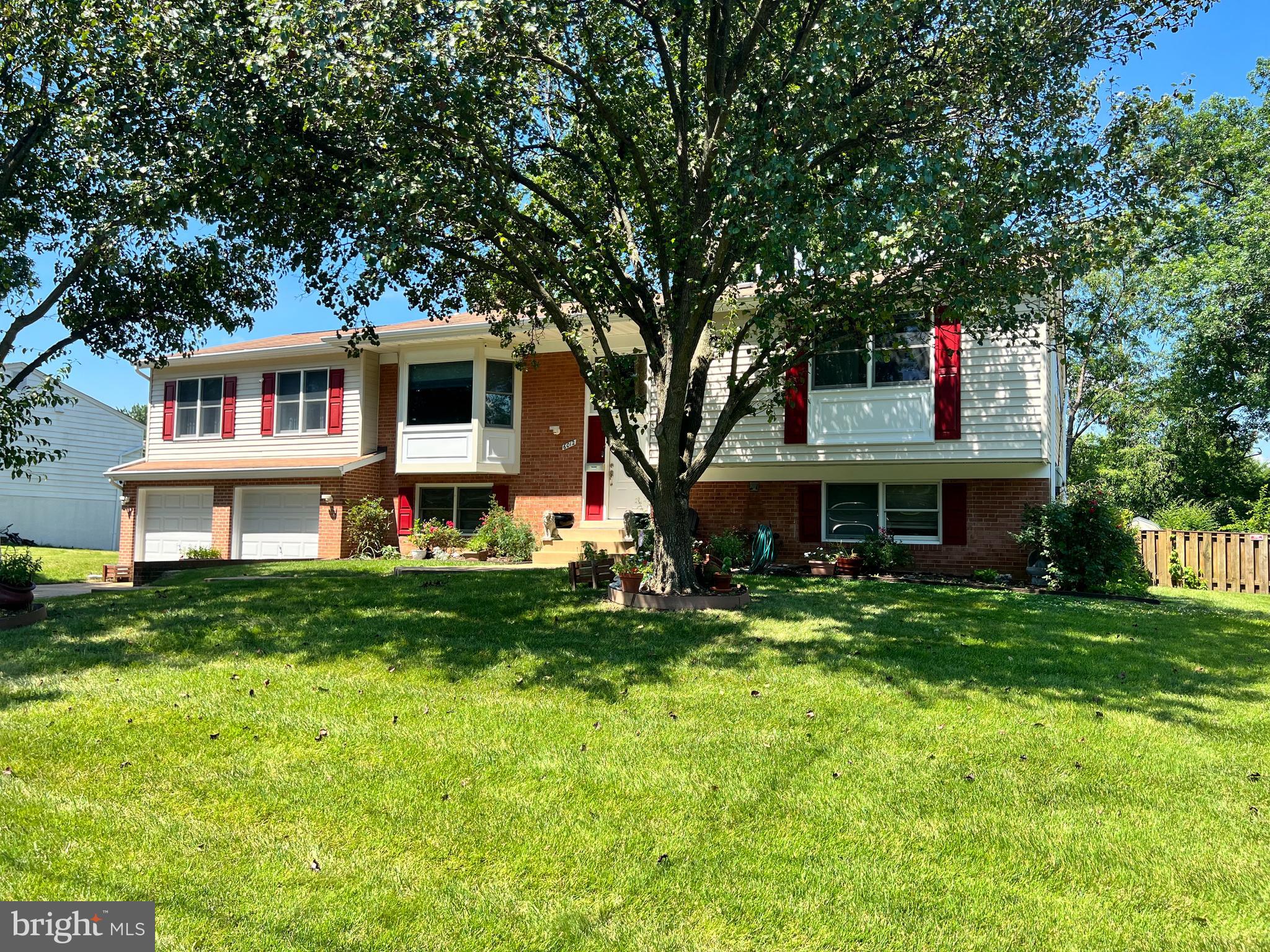 6012 Jennings Lane Springfield, VA 22150 - Photo 40 of 45 Well groomed landscaping!