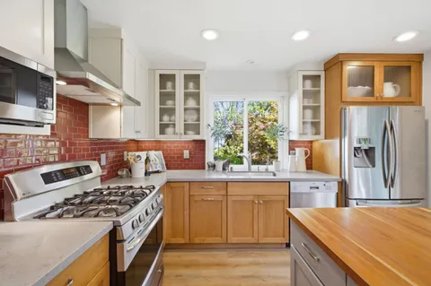 $1,999,000 | 572 Seahorse Lane, Redwood Shores, CA 94065