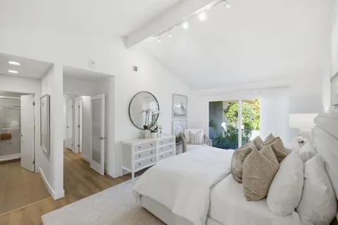 $1,999,000 | 572 Seahorse Lane, Redwood Shores, CA 94065