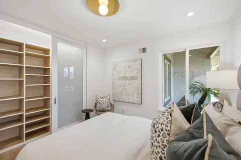 $1,999,000 | 572 Seahorse Lane, Redwood Shores, CA 94065