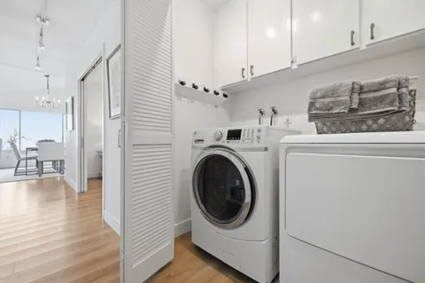 $1,999,000 | 572 Seahorse Lane, Redwood Shores, CA 94065