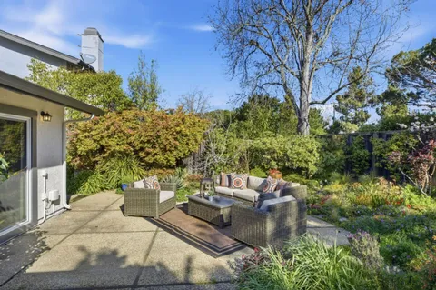 $1,999,000 | 572 Seahorse Lane, Redwood Shores, CA 94065