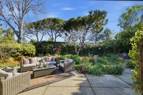 $1,999,000 | 572 Seahorse Lane, Redwood Shores, CA 94065