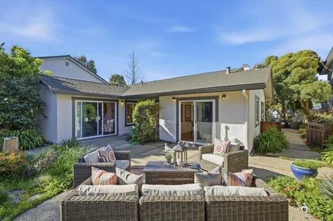 $1,999,000 | 572 Seahorse Lane, Redwood Shores, CA 94065