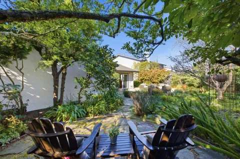 $1,999,000 | 572 Seahorse Lane, Redwood Shores, CA 94065