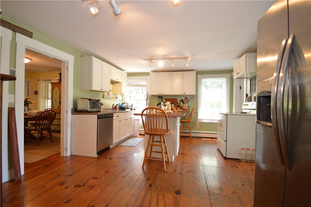 1028 East Main Road Portsmouth, RI 02871 - Photo 2 of 39