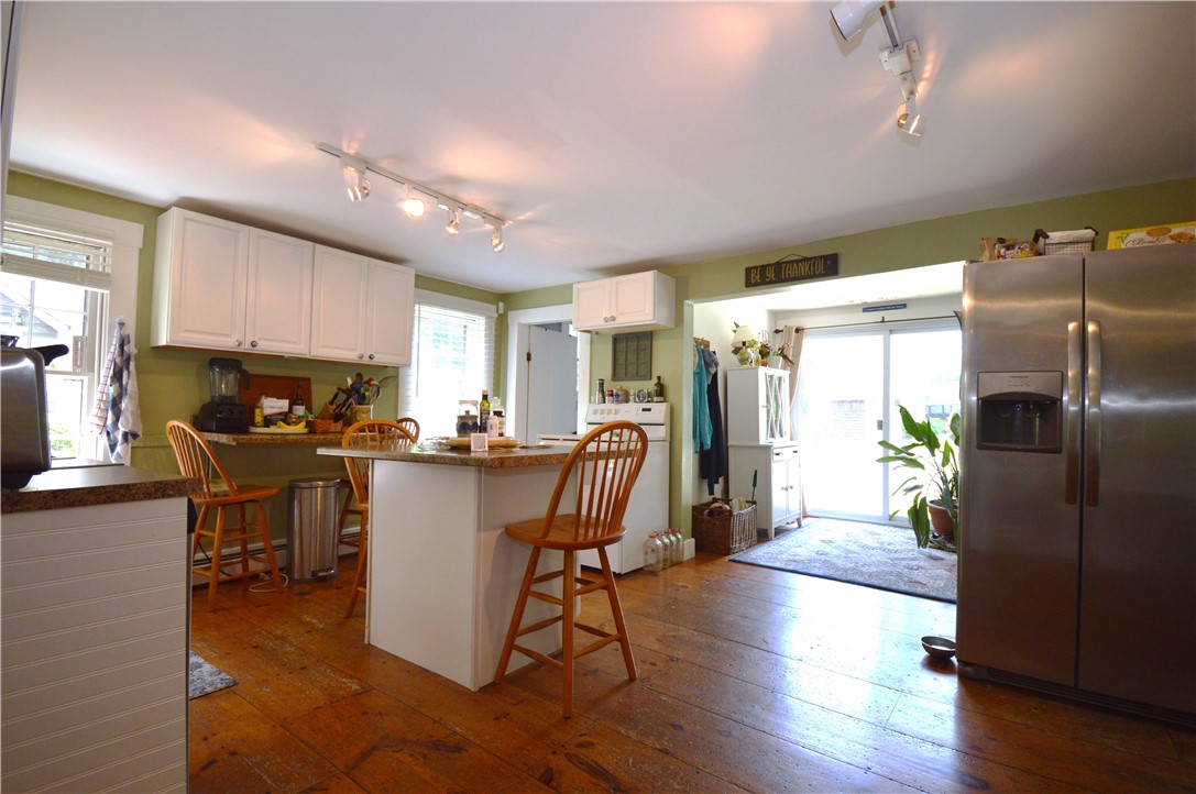 1028 East Main Road Portsmouth, RI 02871 - Photo 6 of 39