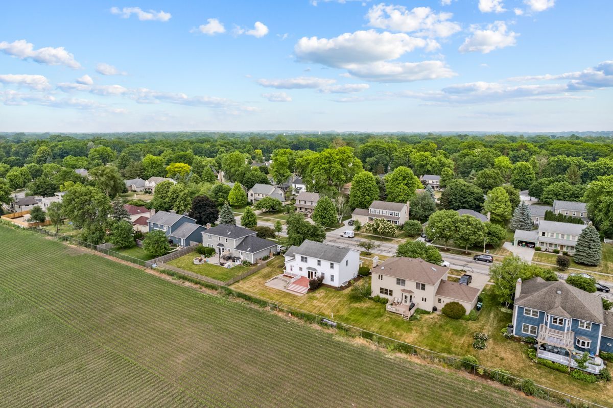 753 Millview Drive Batavia, IL 60510 - Photo 30 of 30 an aerial view of residential houses with outdoor space