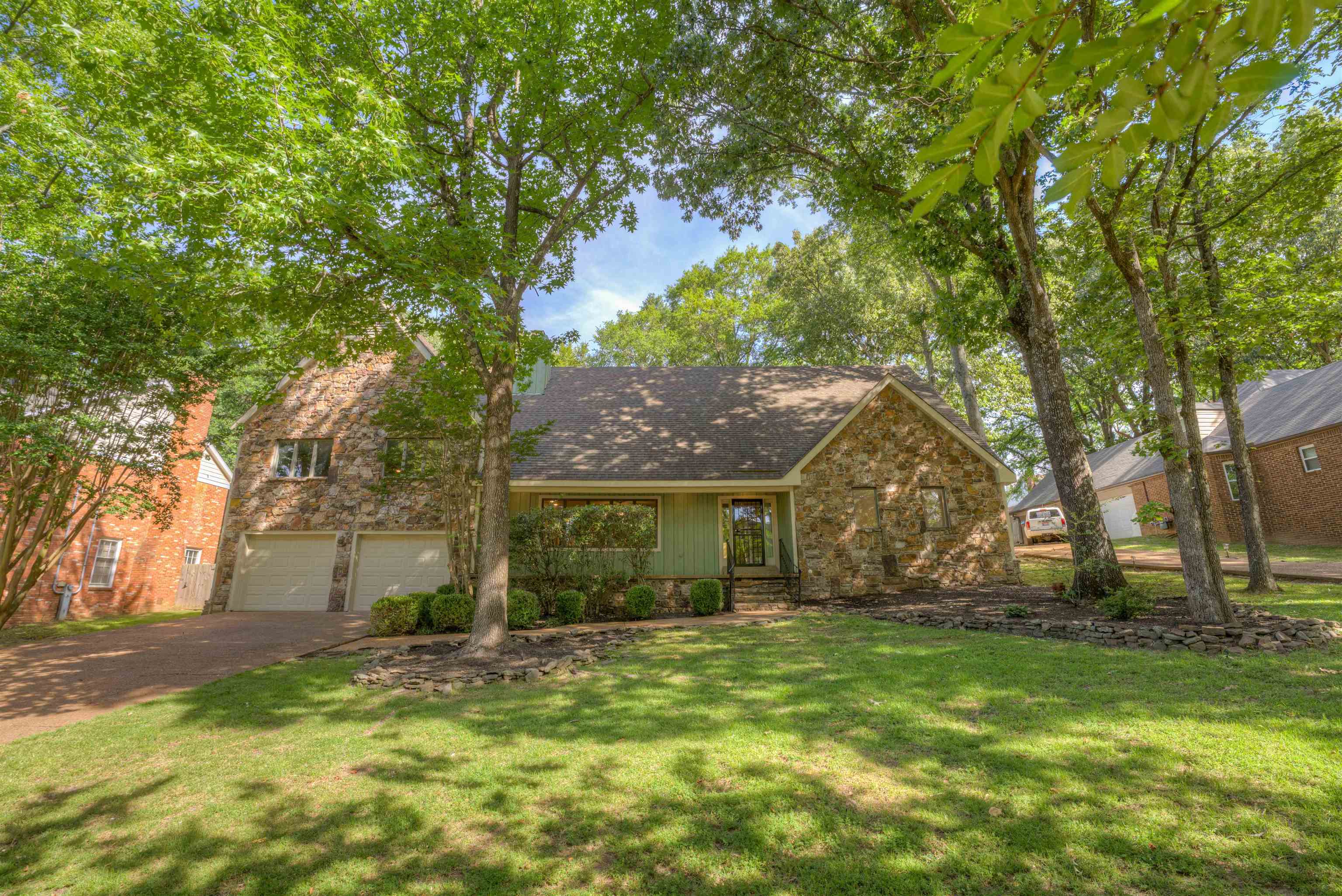 133 South Walnut Bend Road Memphis, TN 38018 - Photo 2 of 39 front view of a house with a yard