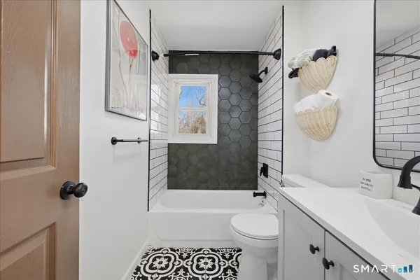 $3,000 | 106 Midway Ovl, Groton, CT 06340