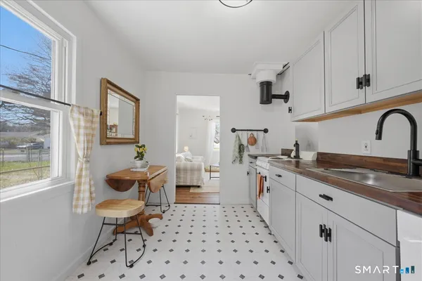 $3,000 | 106 Midway Ovl, Groton, CT 06340