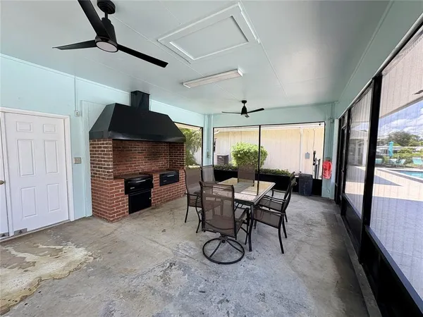 a view of a livingroom with furniture window and outside view