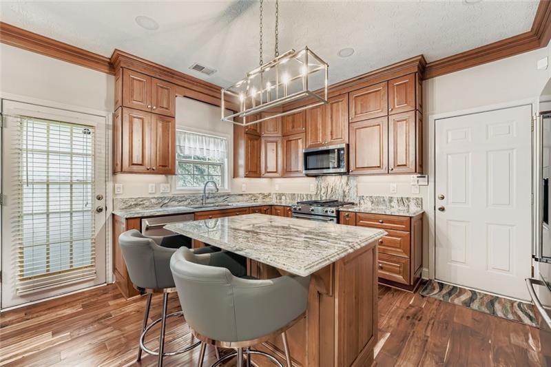 2409 Caneridge Way Southwest Marietta, GA 30064 - Photo 8 of 28