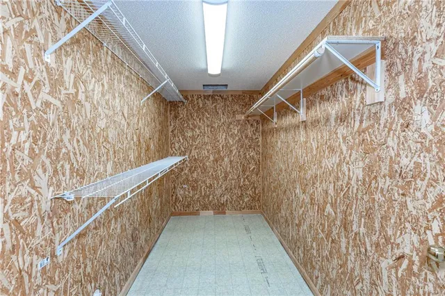 $475,000 | 8431 West 156th Terrace, Overland Park, KS 66223