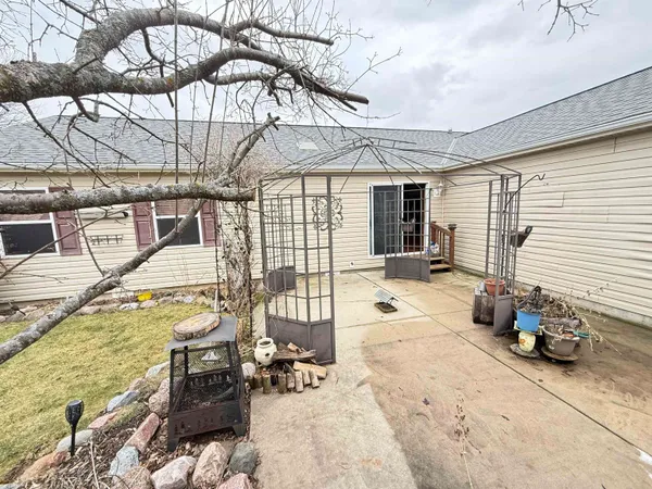 $130,000 | N115-w21106 Brookside, Germantown, WI 53022