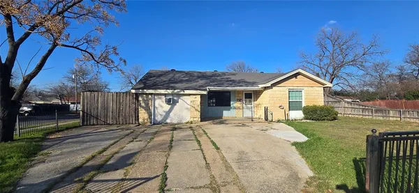 $2,300 | 3603 Fontana Drive, Dallas, TX 75220