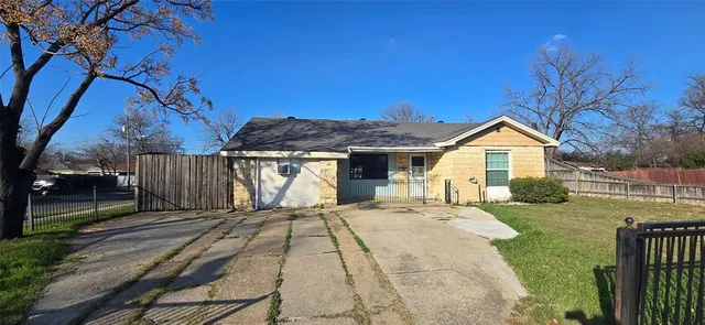 $2,500 | 3603 Fontana Drive, Dallas, TX 75220