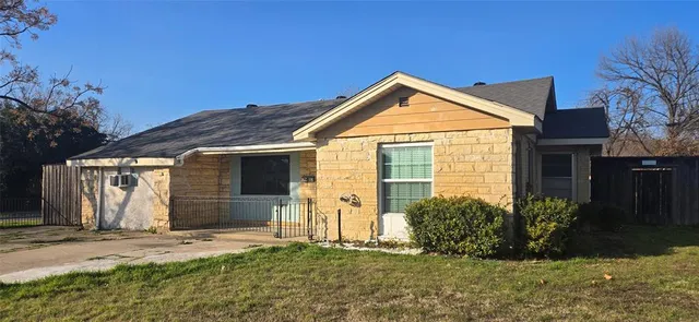 $2,500 | 3603 Fontana Drive, Dallas, TX 75220