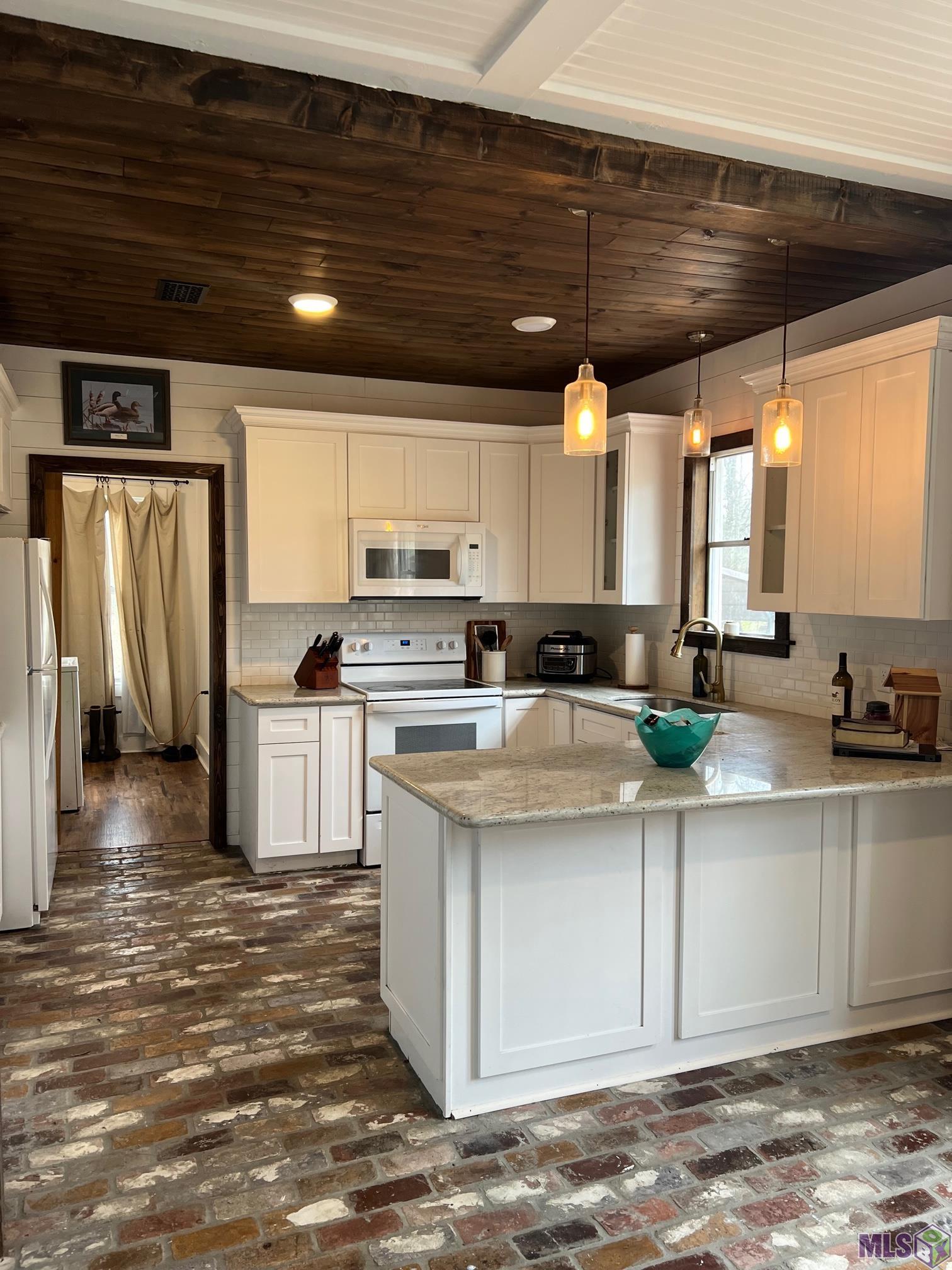 23524 Williams Lane Springfield, LA 70462 - Photo 2 of 17 Gallery Image 2