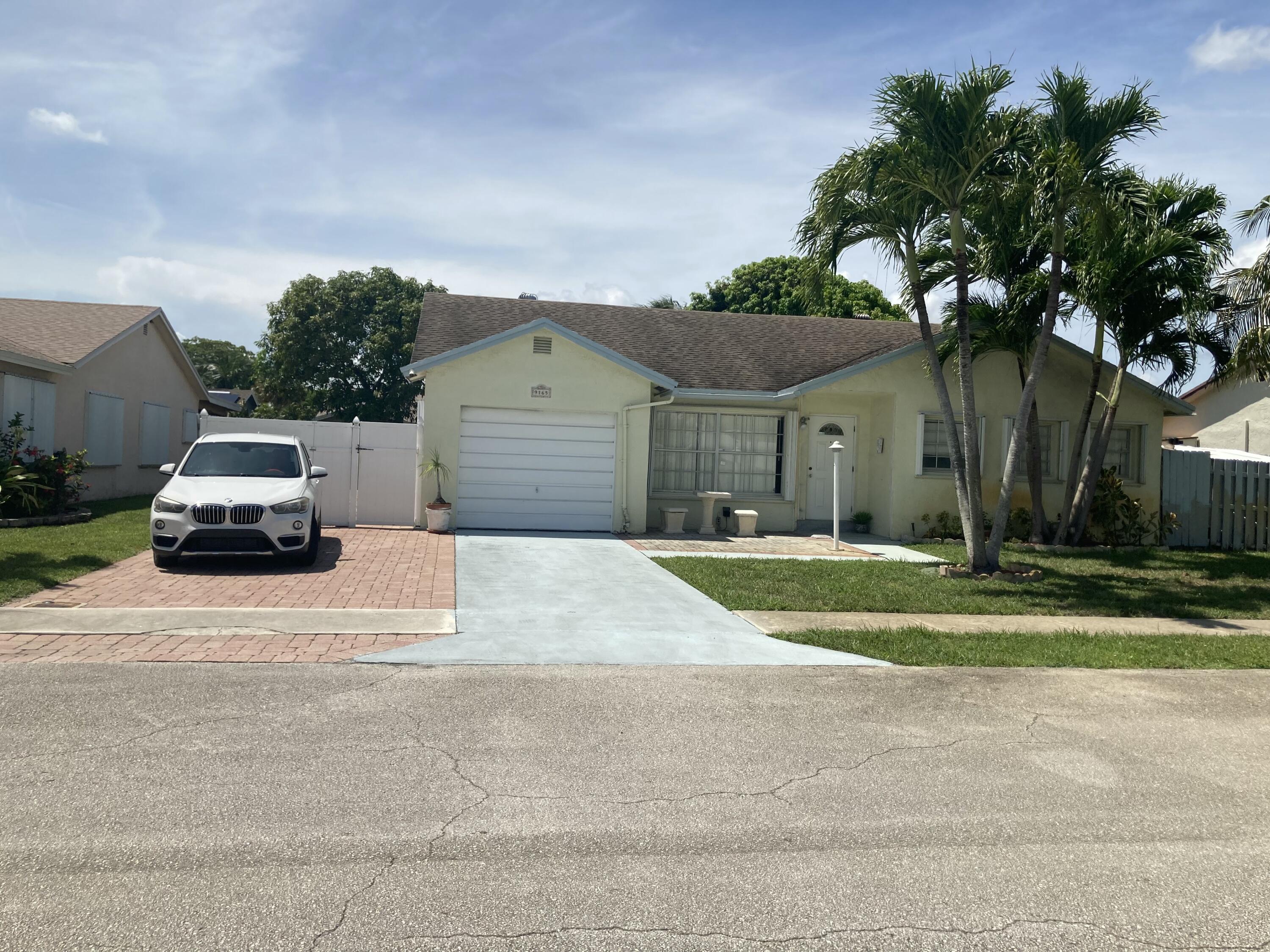 9165 Southwest 18th Street Boca Raton, FL 33428 - Photo 2 of 19 1000154294