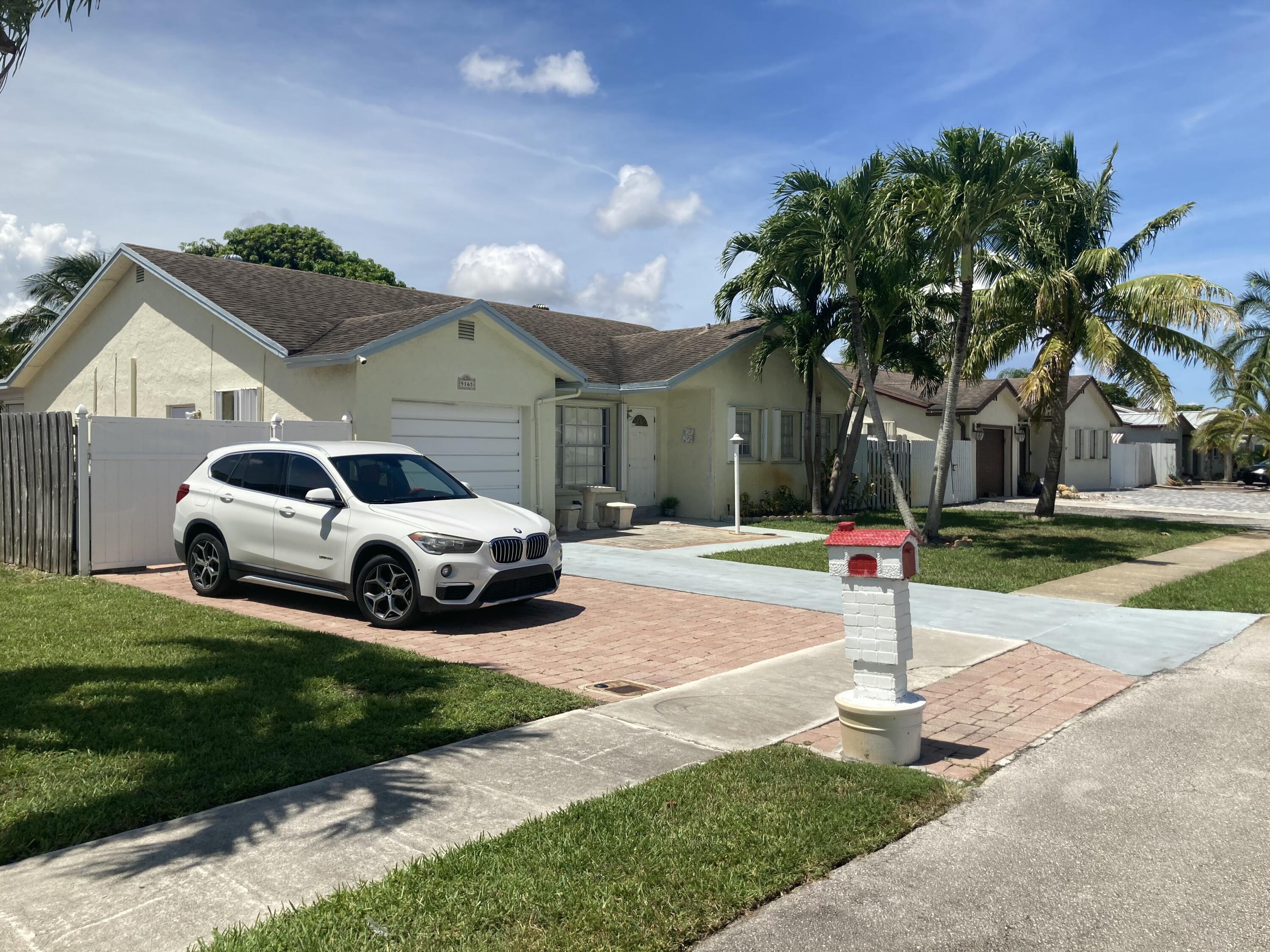 9165 Southwest 18th Street Boca Raton, FL 33428 - Photo 3 of 19 1000154295