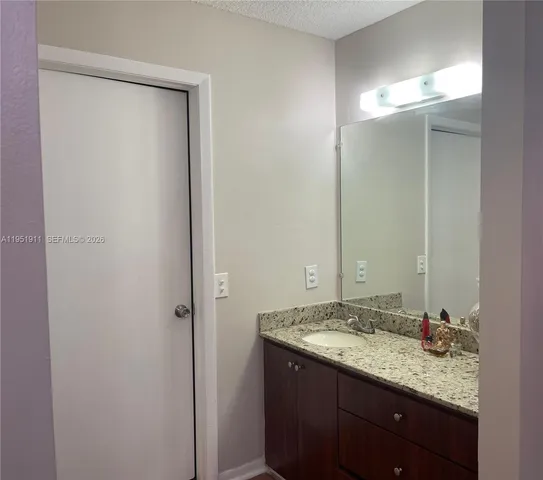 $2,400 | 13946 Southwest 90th Terrace, Unit 13946, Miami, FL 33186