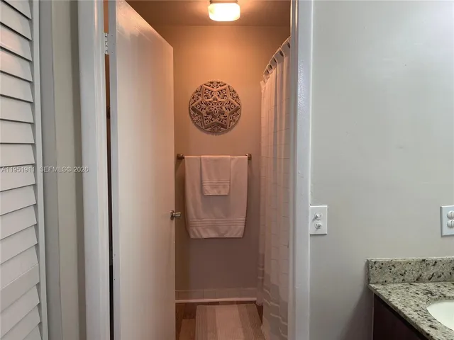 $2,400 | 13946 Southwest 90th Terrace, Unit 13946, Miami, FL 33186