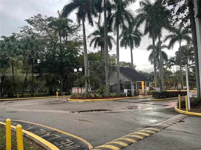 $2,400 | 13946 Southwest 90th Terrace, Unit 13946, Miami, FL 33186