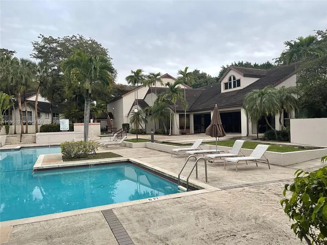 $2,400 | 13946 Southwest 90th Terrace, Unit 13946, Miami, FL 33186