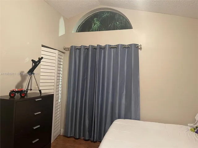 $2,400 | 13946 Southwest 90th Terrace, Unit 13946, Miami, FL 33186